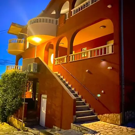 Rudie With 4 Near The Sea Appartamento *