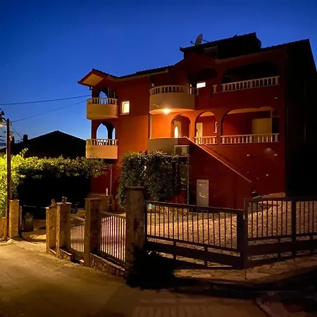 Appartamento Rudie With 4 Near The Sea *
